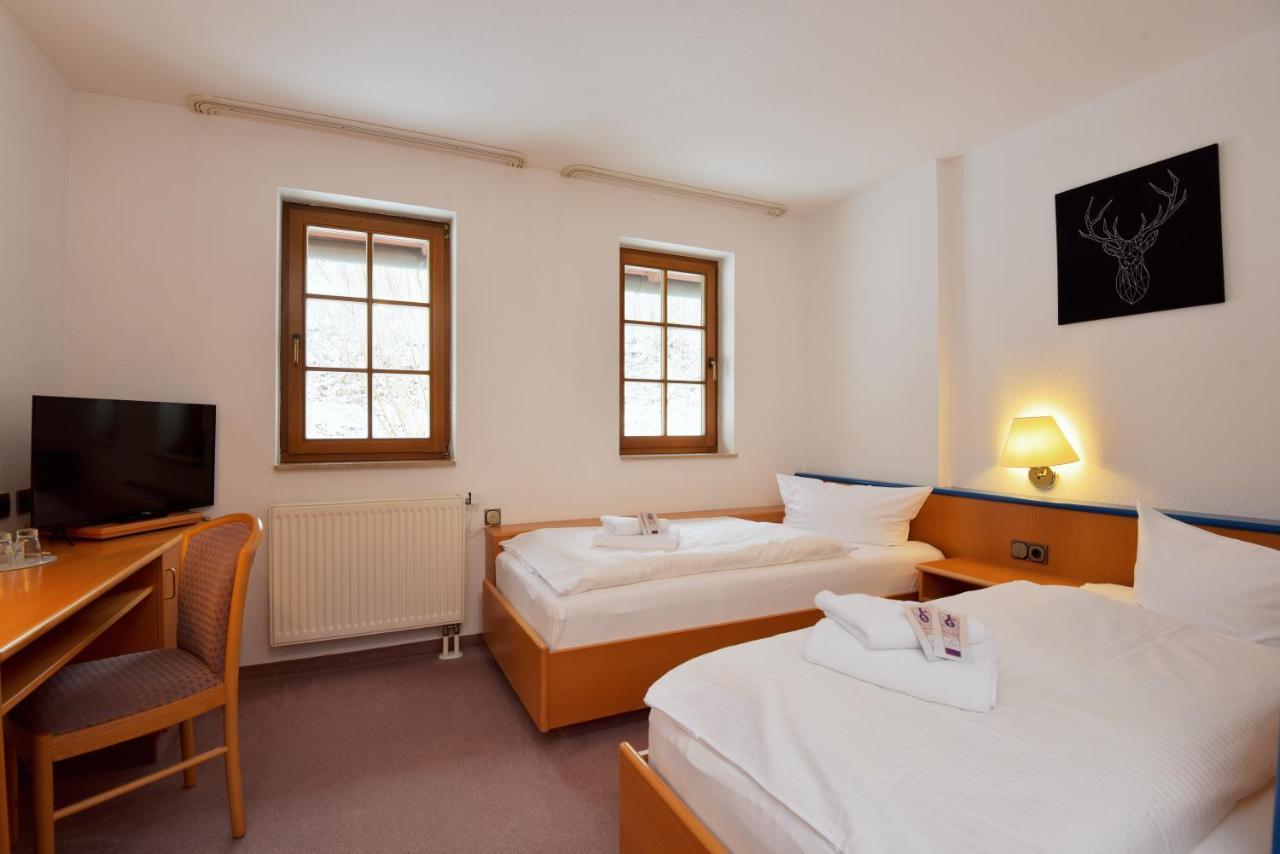 Landhotel Der Distelhof Mit Scheunencafe Dillstadt Стая снимка