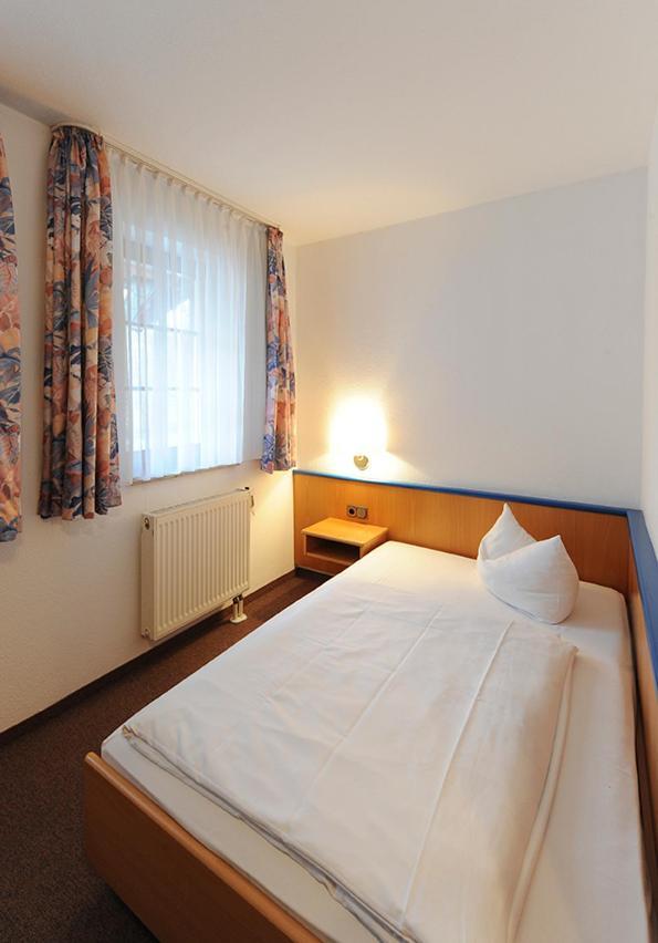 Landhotel Der Distelhof Mit Scheunencafe Dillstadt Стая снимка